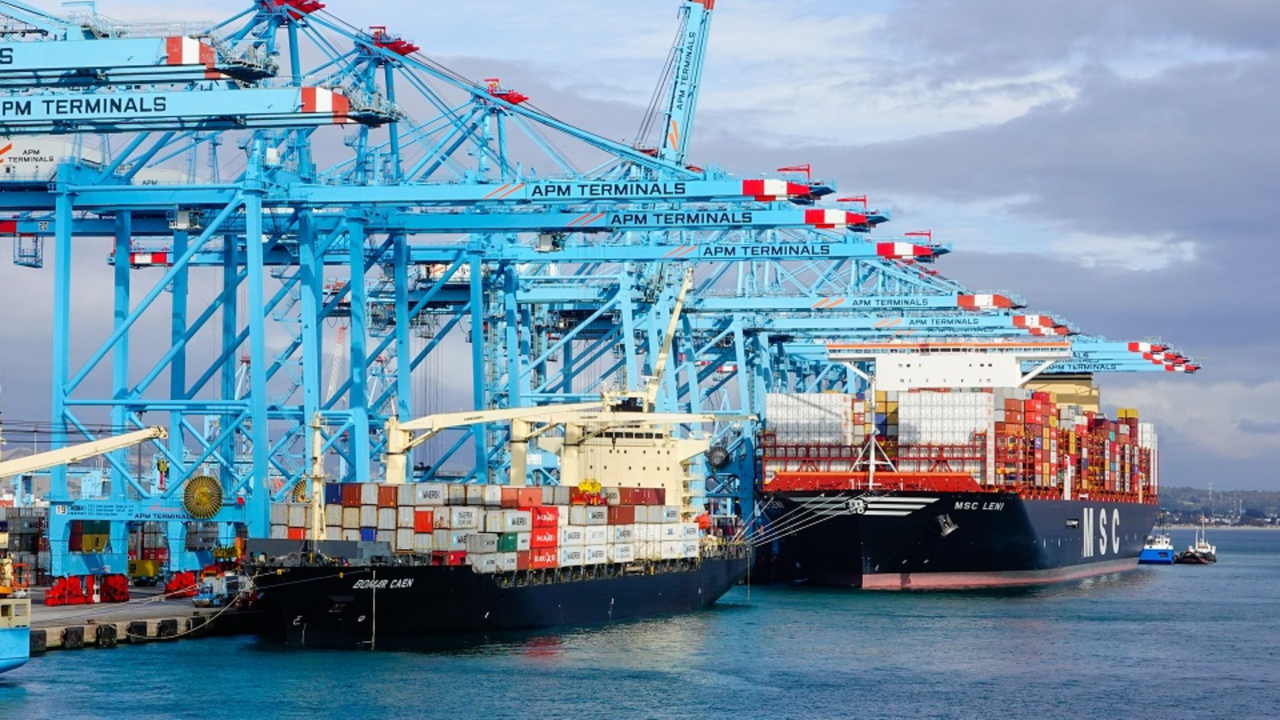 Ships Hans Joachim Aubert Alamy oZcIAC