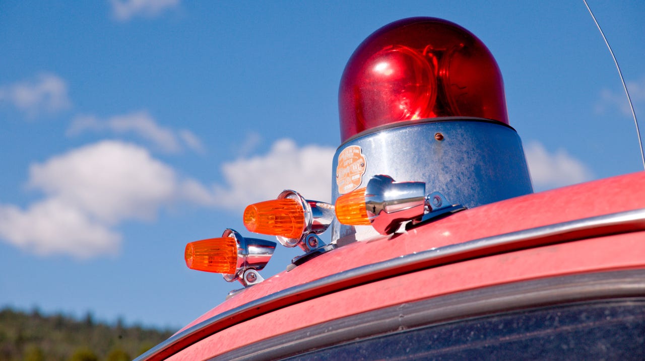 redemergencylight MLPearson Alamy i9DipJ