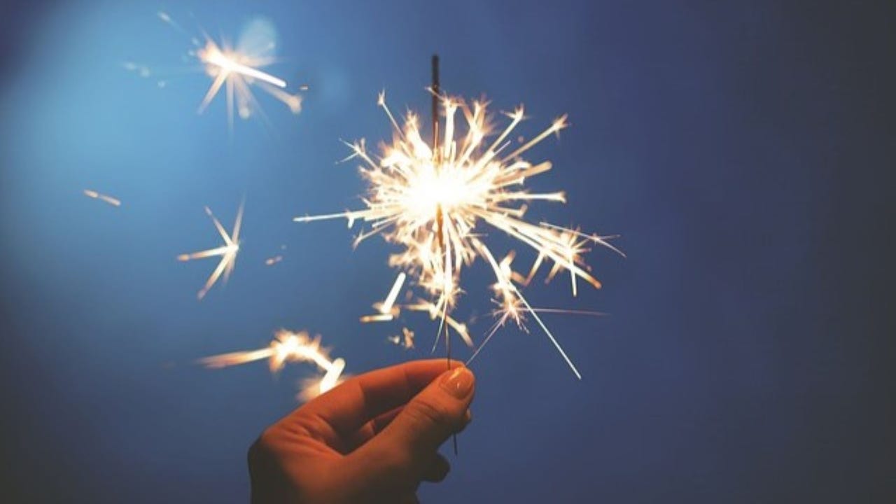 sparklers resolutions free photos pixabay tTkqWV