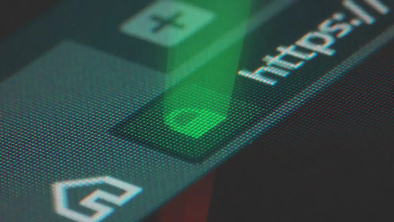 browser security Robert Avgustin shutterstock cihs6X