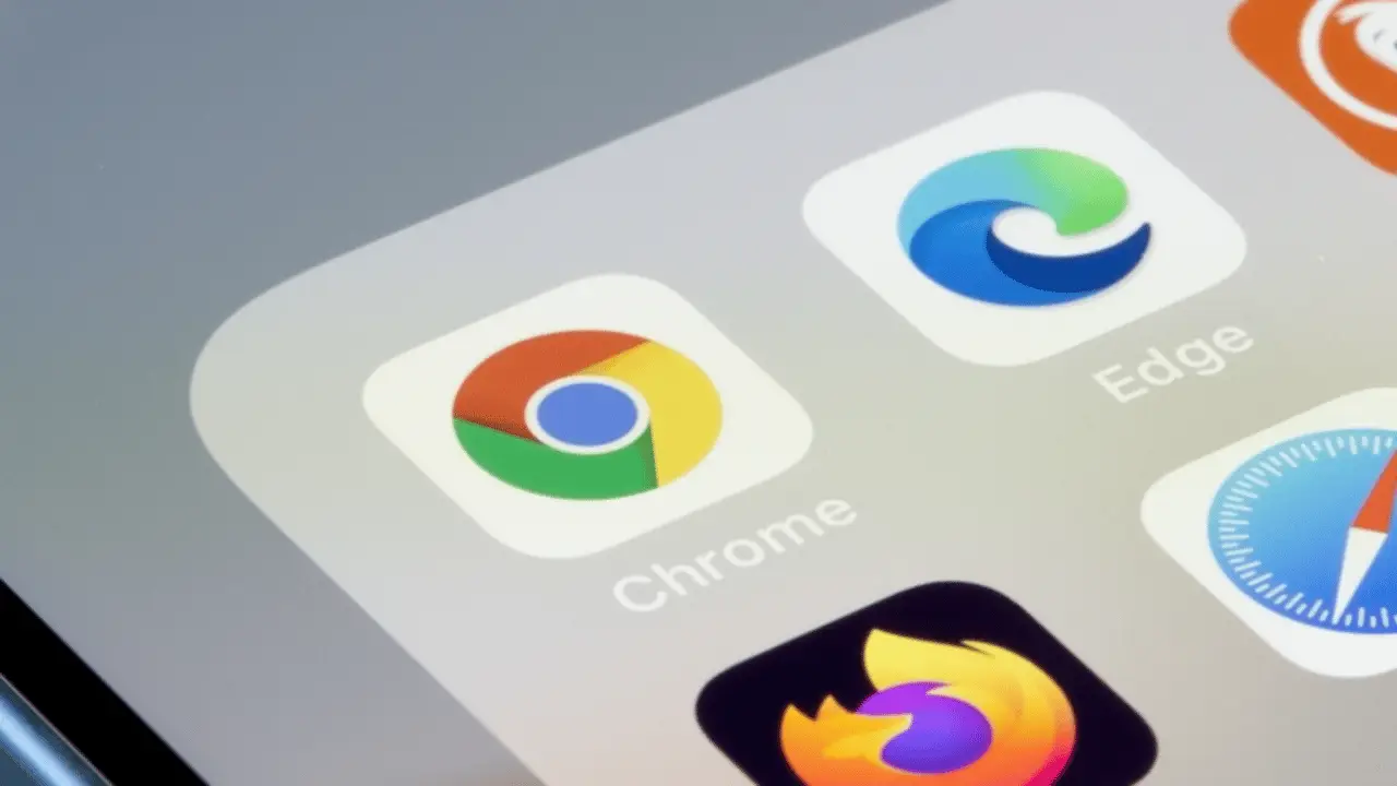 browser Tada Images shutterstock jjALbK