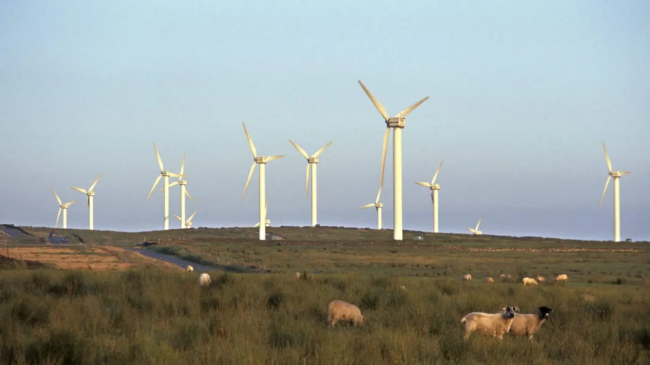 wind turbines Paul Glendell Alamy cS7B6L